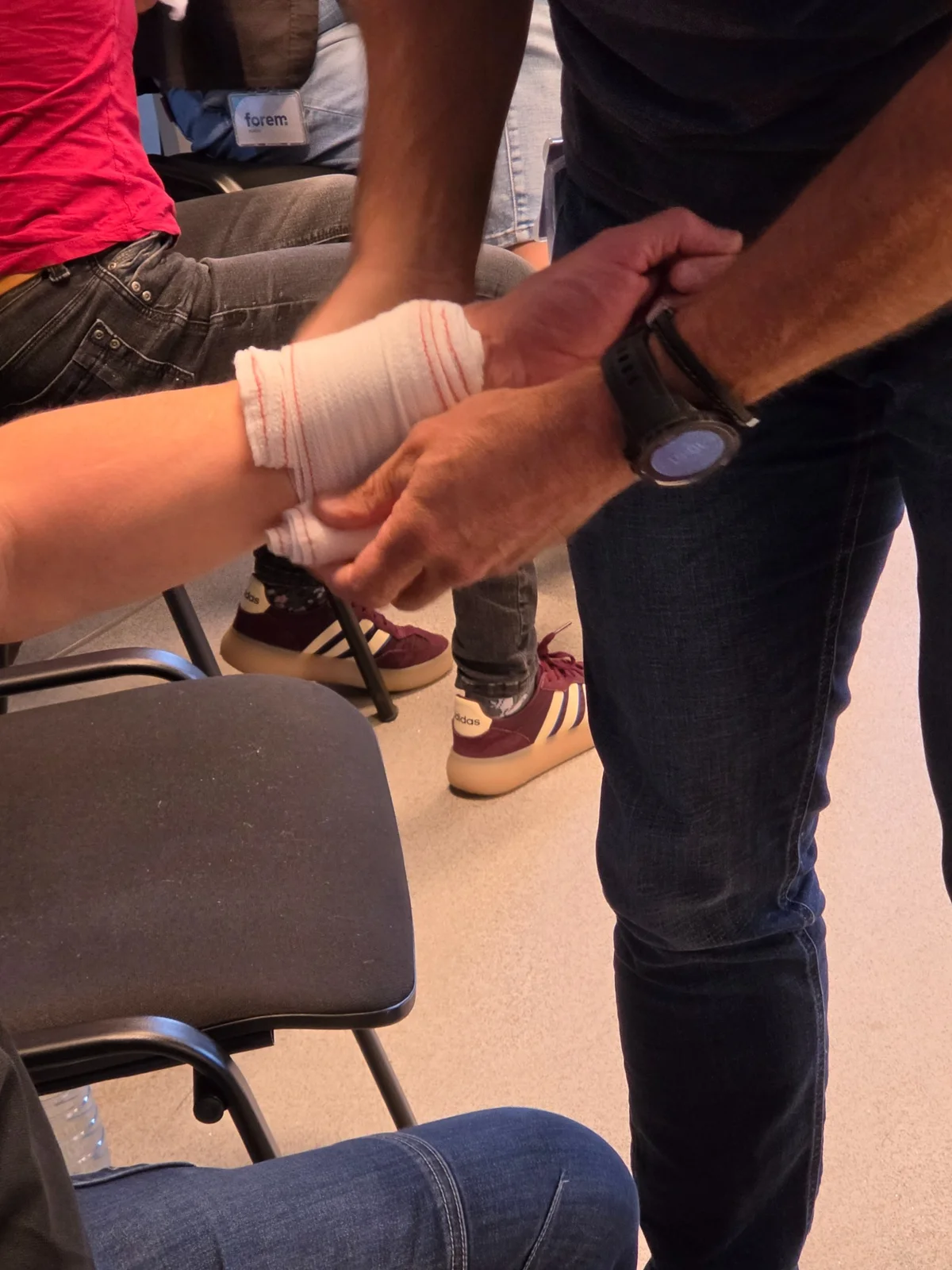 Apprentissage des soins et des bandages